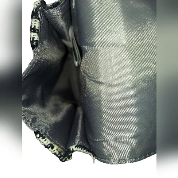 Thirty-One Call Me Crossbody Rio Wave Pattern NWT - Picture 6 of 7